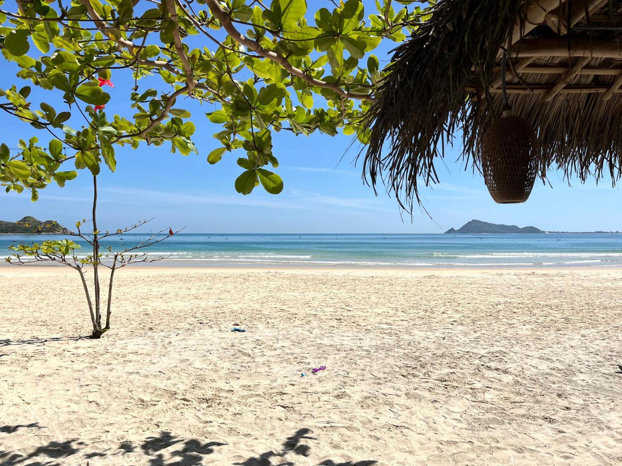 Robinson Beach Bungalow Vinh Hoa Exterior foto