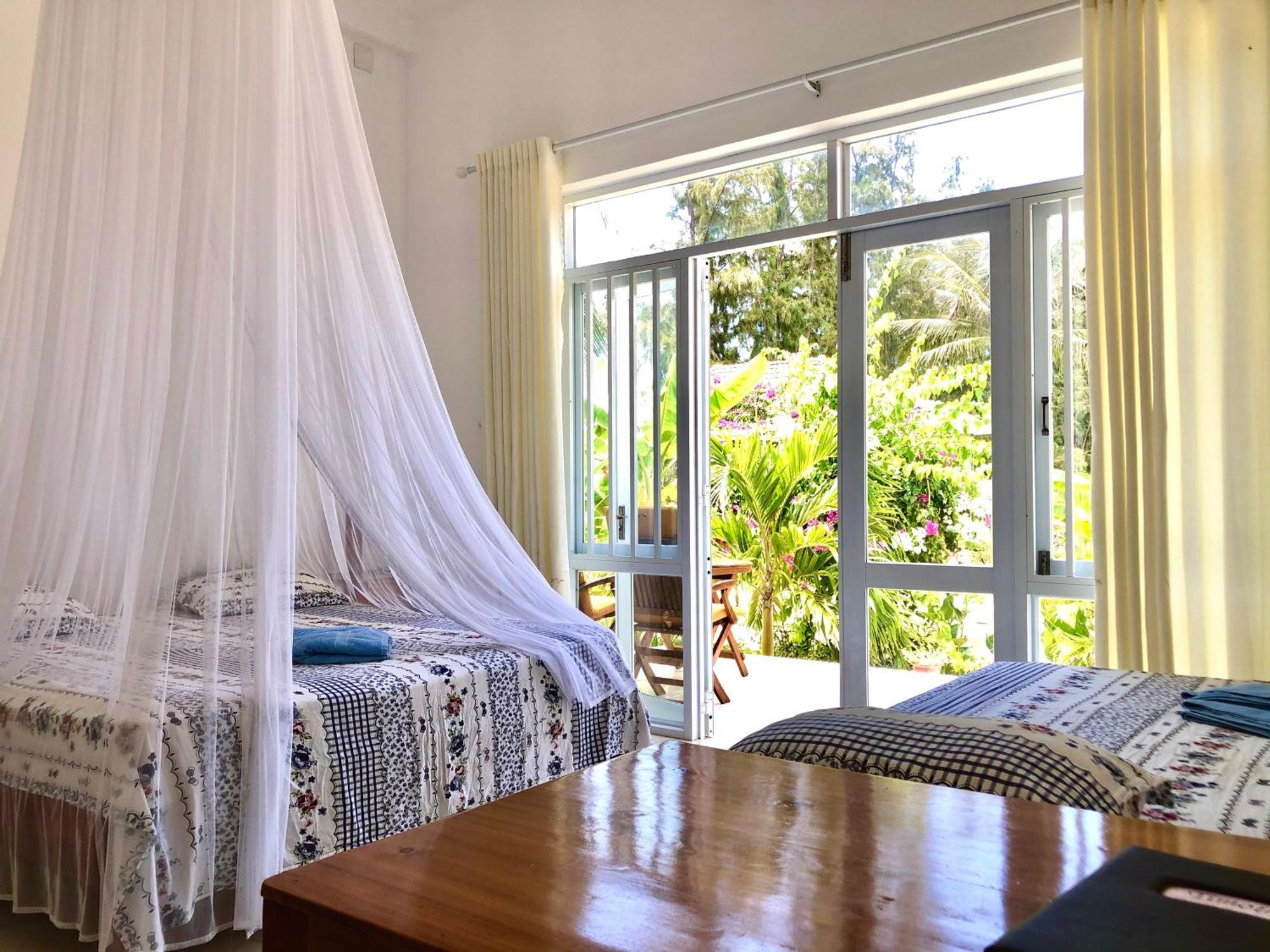 Robinson Beach Bungalow Vinh Hoa Exterior foto