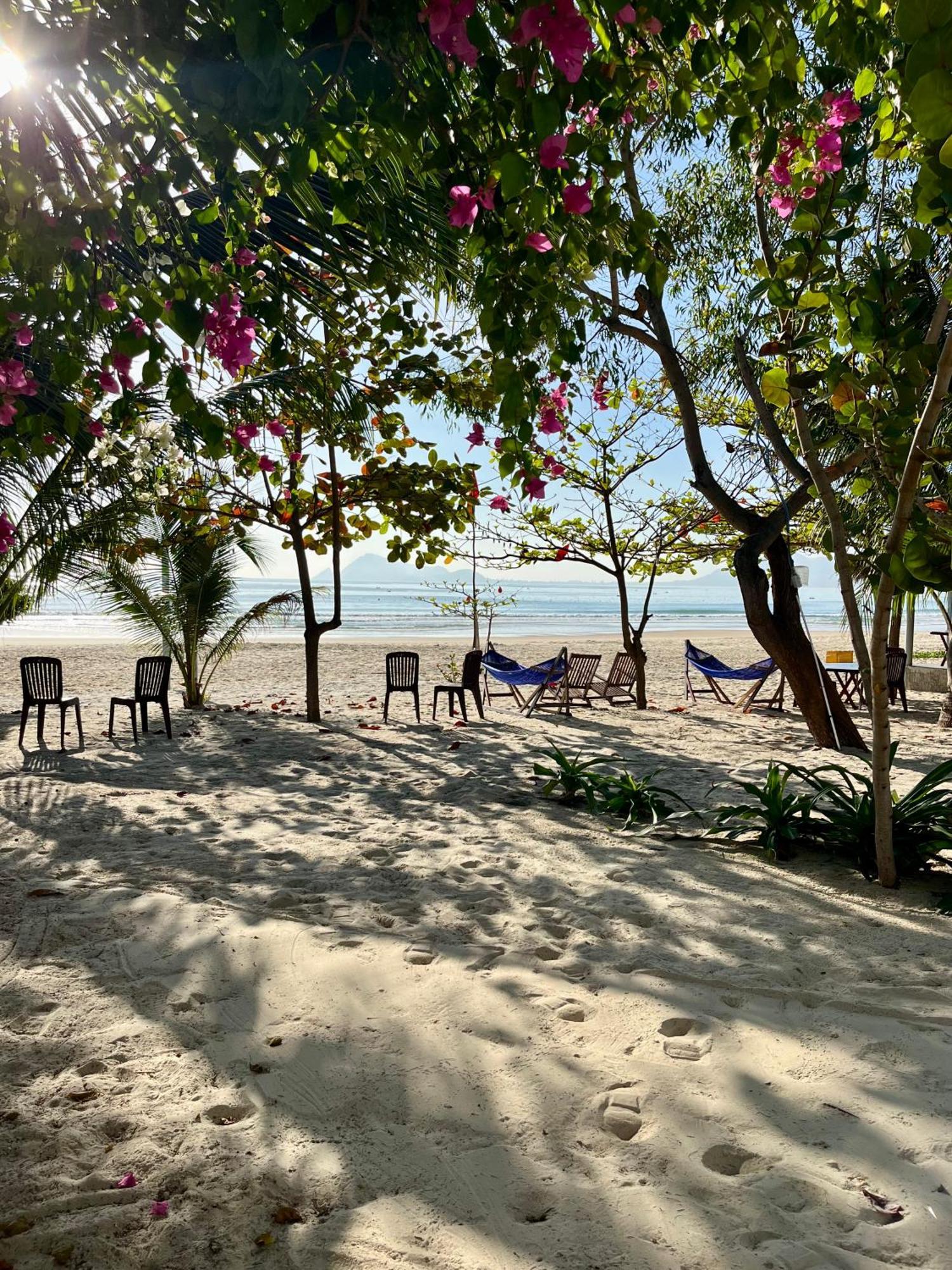 Robinson Beach Bungalow Vinh Hoa Exterior foto