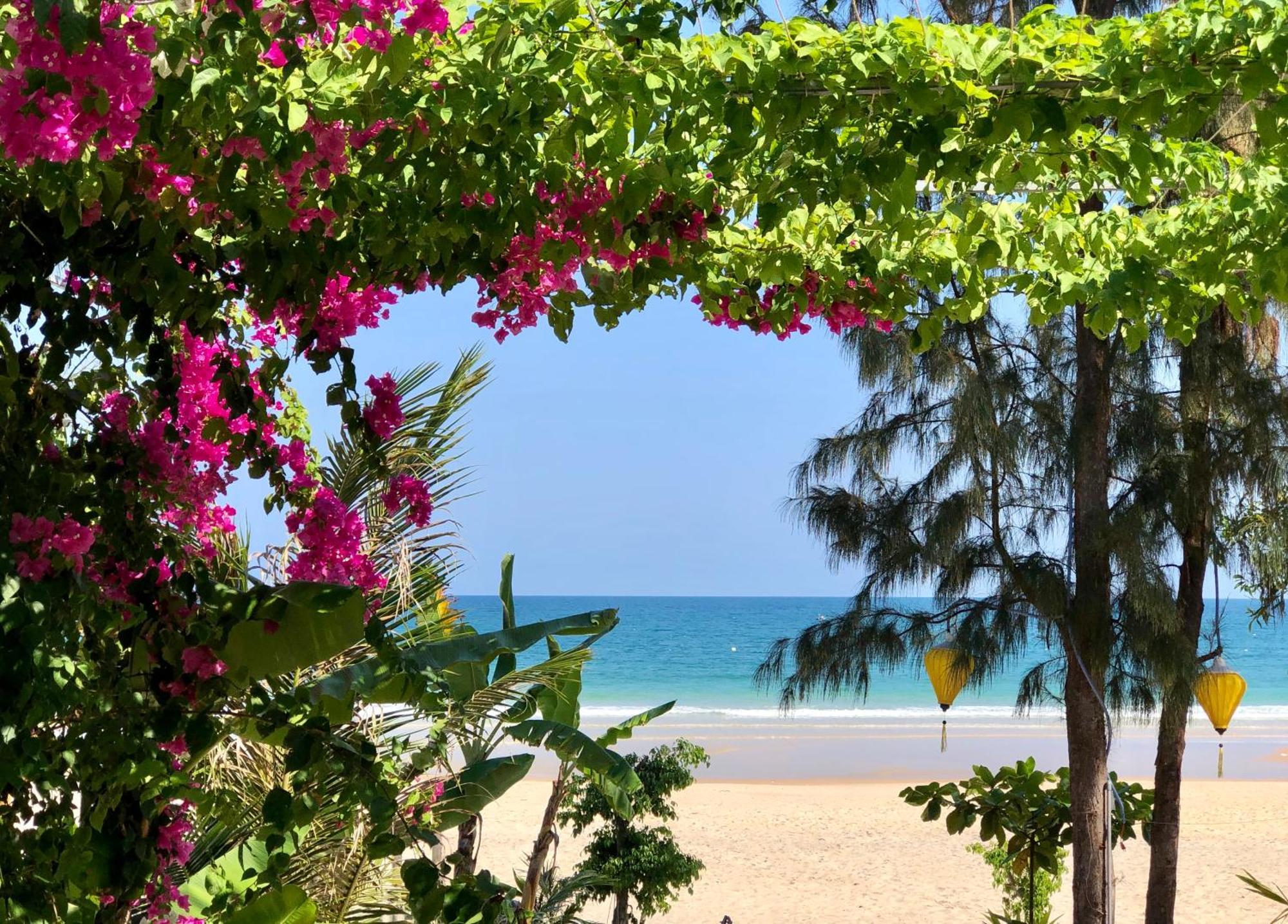 Robinson Beach Bungalow Vinh Hoa Exterior foto